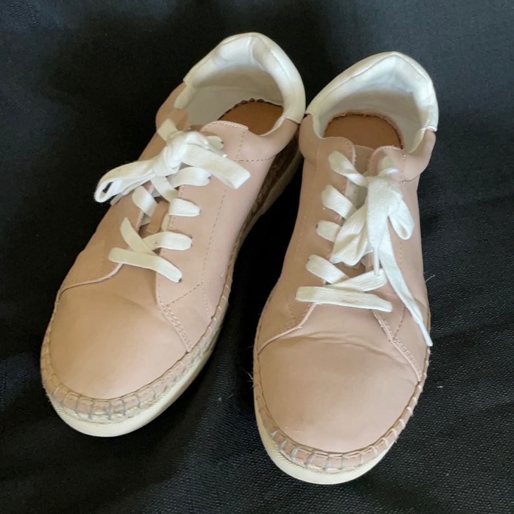Flesh tone tennis shoe size 8